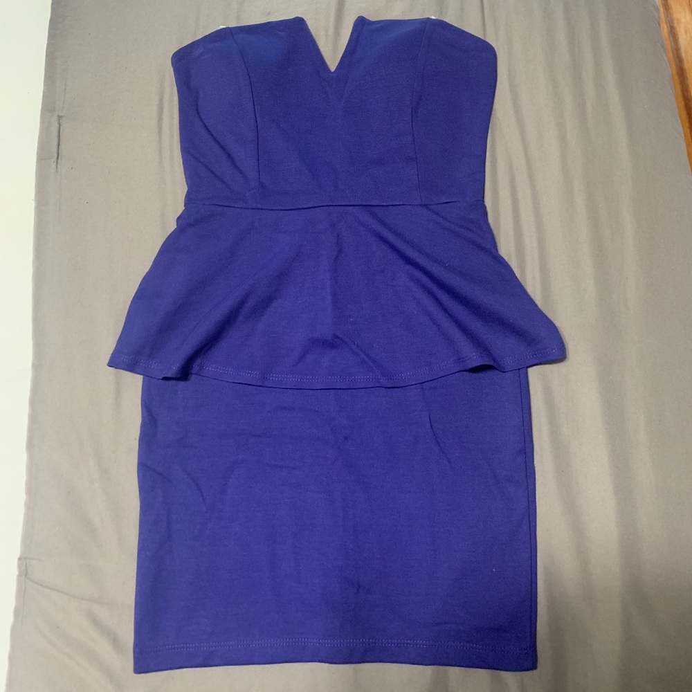 Lulus Strapless Peplum Bodycon dress